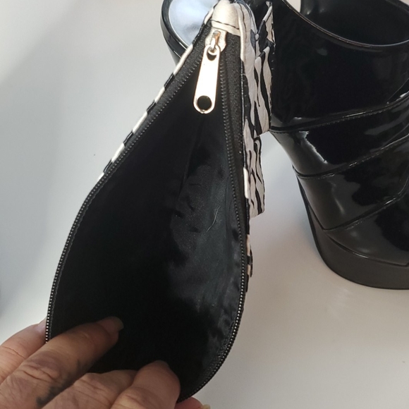 City Streets open toe platform Heels/Clutch - Picture 7 of 11